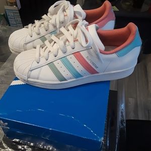 Adidas girls sneakers